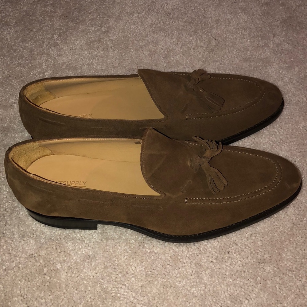 BRAND NEW SuitSupply suede tassel loafers